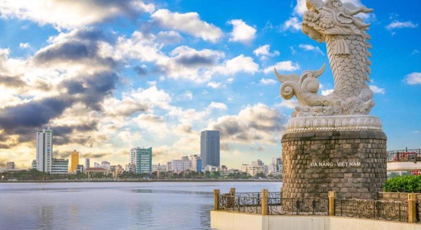 Origo Hotel Danang Екстериор снимка